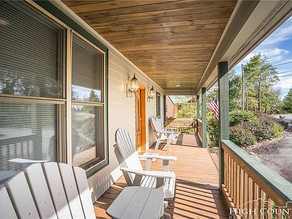 3rd image of 190 Summit Park Cir