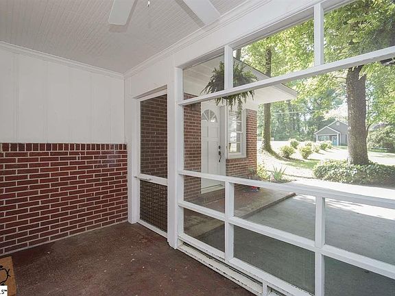 3rd image of 112 McMakin Dr