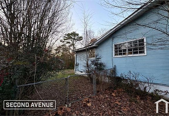 3rd image of 1226 Oakwood St