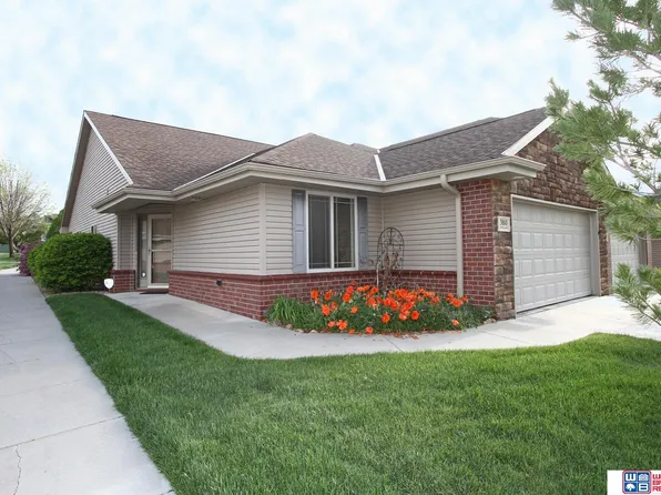 3810 Pablo Ln, Lincoln, NE 68516