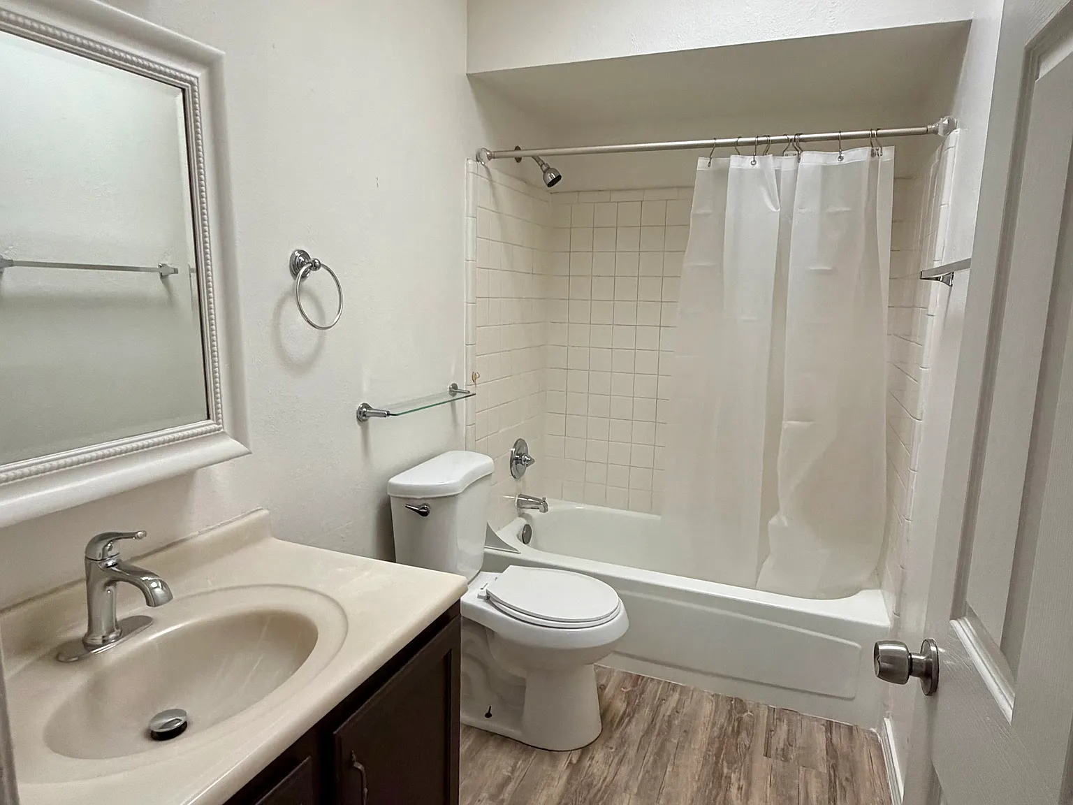 2 bed, 853 sqft, $1,500 — Photo 2