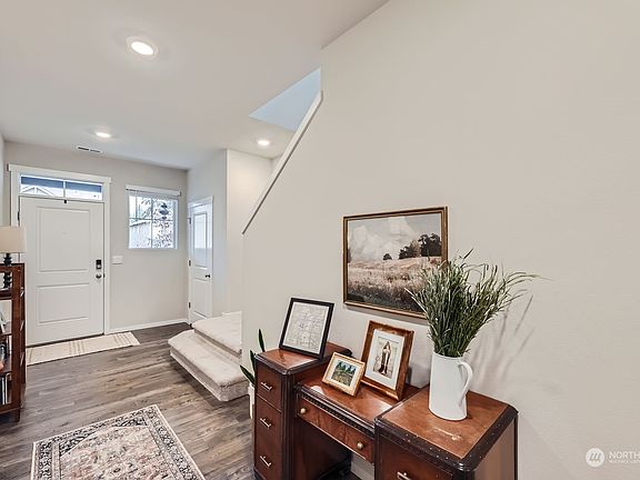 3rd image of 10707 31st Street NE