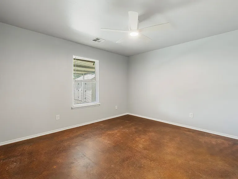 118 S L Ave — Photo 15