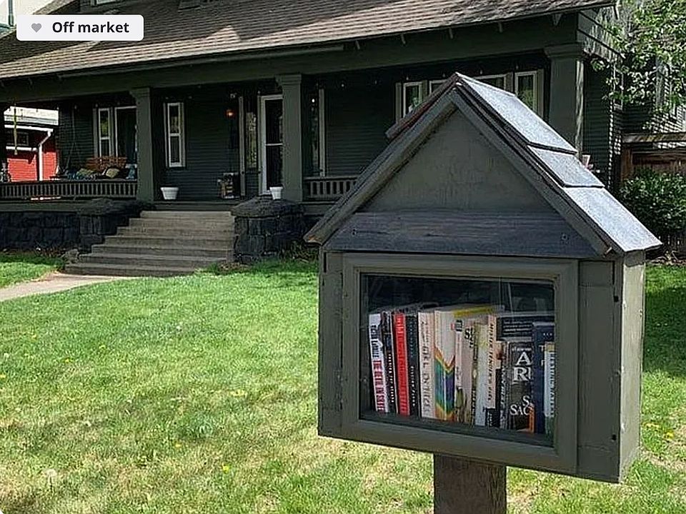 Beautiful 1908 Craftsman home, historical property. 4 units, quiet and peaceful environment.