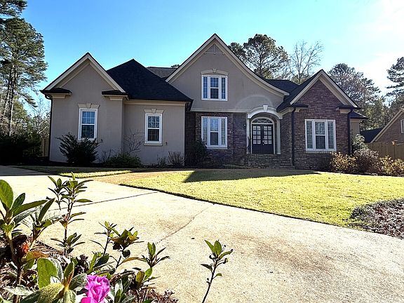 3rd image of 114 Red Oak Trl
