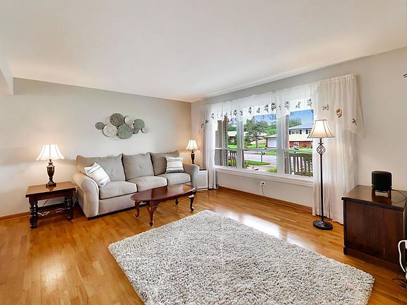 5th image of 8938 S 81st Ave