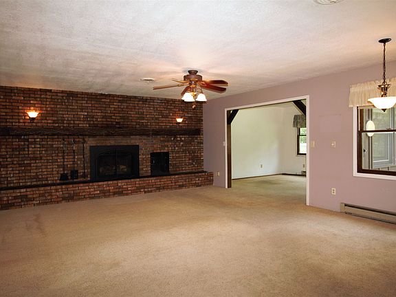 5th image of 1113 Hickory Hill Dr