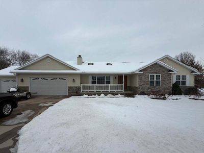 11501 Devils Creek Rd, Blue Grass, IA, 52726