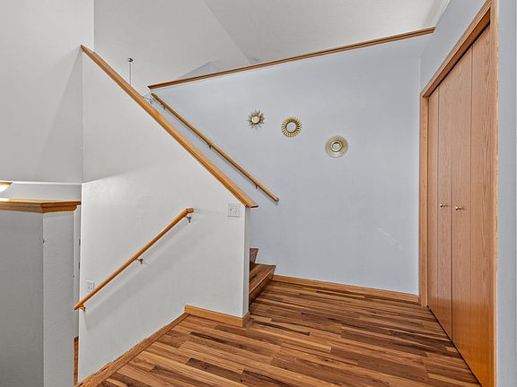 5th image of 246 18th Ave SE