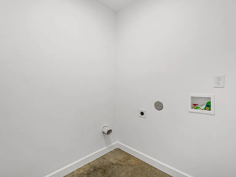 365 Washburn Dr — Photo 9