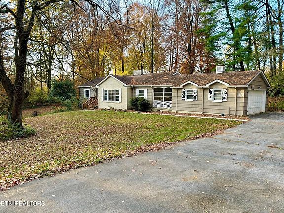 2nd image of 4904 Parva Dr