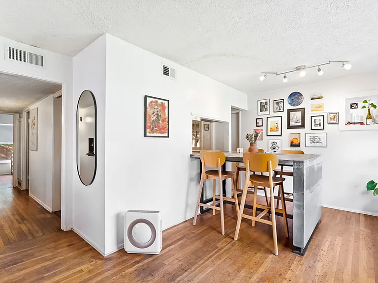 230 Brettonwood Dr — Photo 8