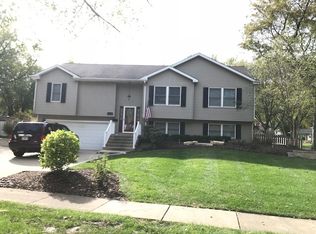 6754 Fairmount Ave, Downers Grove, IL 60516