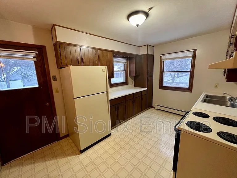 905 W 18th St #201 — Photo 3