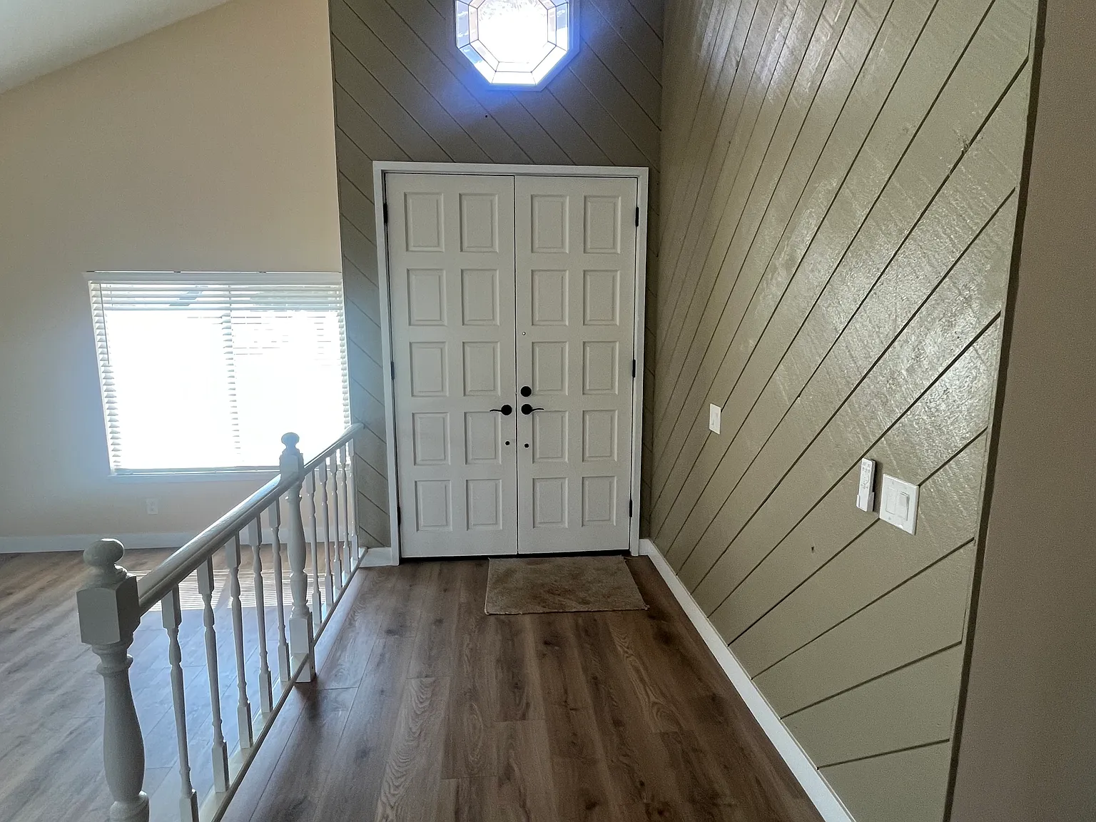 5 bed, 2200 sqft, $5,000 — Photo 2