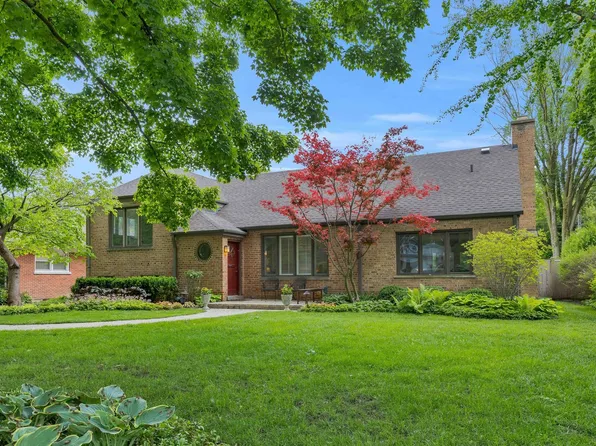 2531 Kenilworth Ave, Wilmette, IL 60091