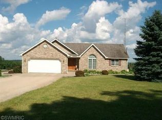 1251 N Sand Lake Rd, Hillsdale, MI 49242