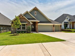 2248 Preserve Edge Dr, Edmond, OK 73034