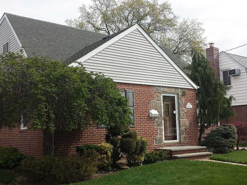 1st image of 325 Bryn Mawr Rd
