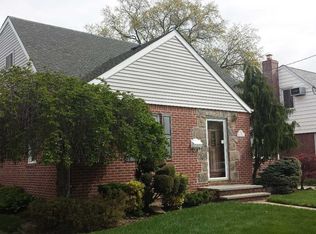 325 Bryn Mawr Rd, New Hyde Park, NY 11040