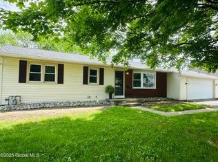 14 James Ct, Glens Falls, NY 12801
