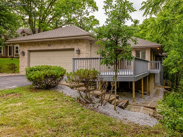 299 Cornwall Dr photo 1