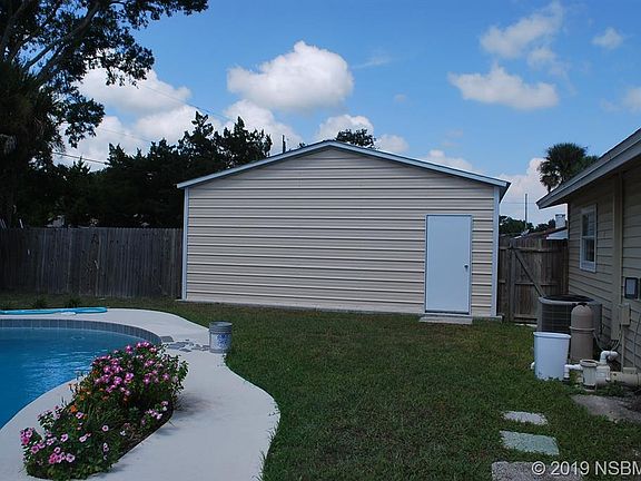 2nd image of 1904 Sabal Palm Dr