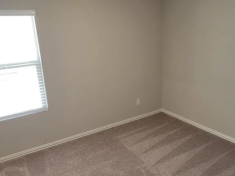 2644 Oneida Ln — Photo 12