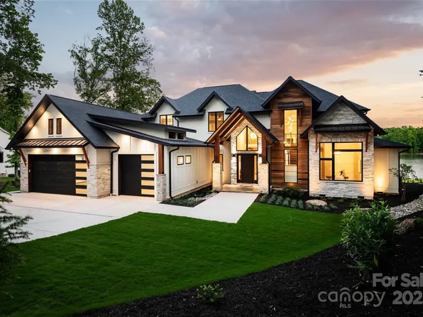 301 Riverwood Rd, Mooresville, NC 28117