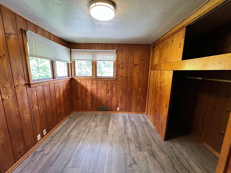 Bremerton Duplex — Photo 17