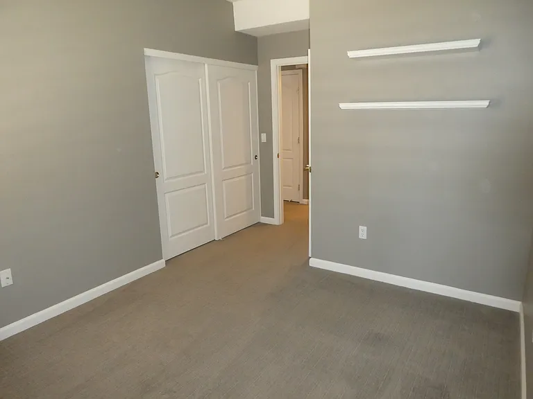 1951 Ofarrell St #100 — Photo 24