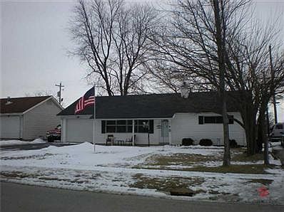 1st image of 613 Park Dr