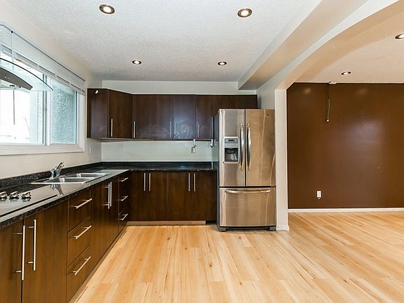 3rd image of 5657 137th Ave NW