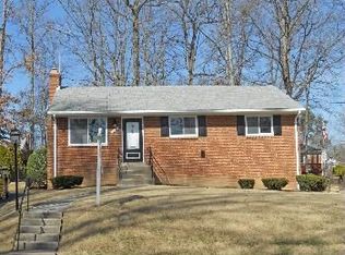 7426 Carol Ln, Falls Church, VA 22042