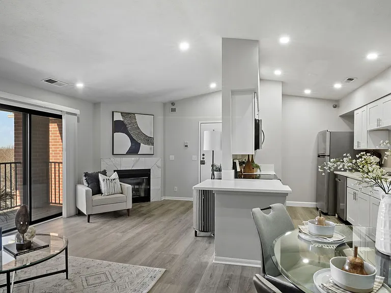 Oak Brook Park Apartments — Photo 18