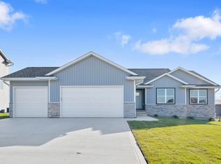 5022 Cohen Ct, Cedar Falls, IA 50613