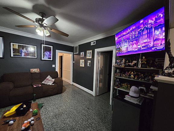 5th image of 2730 N Marmora Ave #2