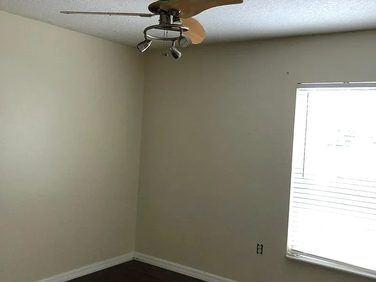 920 Vanderbilt Dr — Photo 14