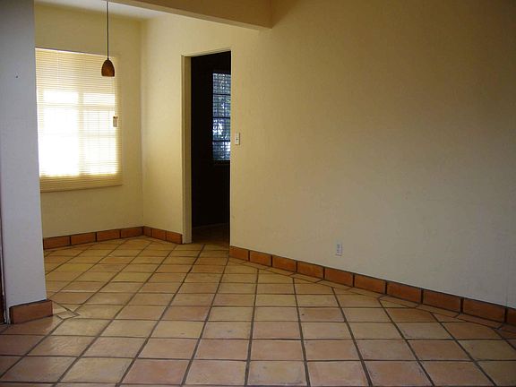 4th image of 2452 N Haskell Dr Unit 1