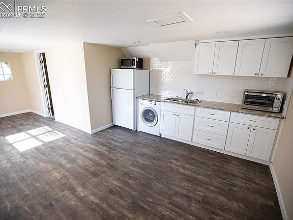 2nd image of 1517 Mount View Ln Room 1
