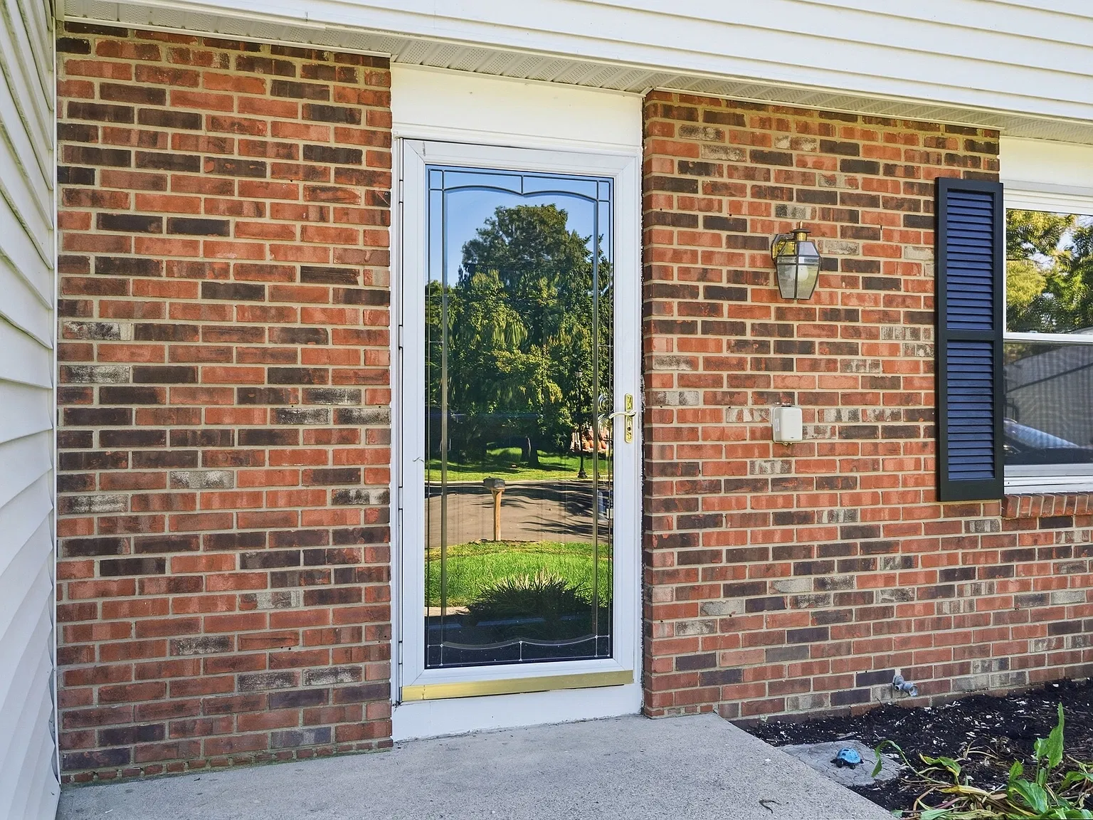 4 bed, 1952 sqft, $2,895 — Photo 3