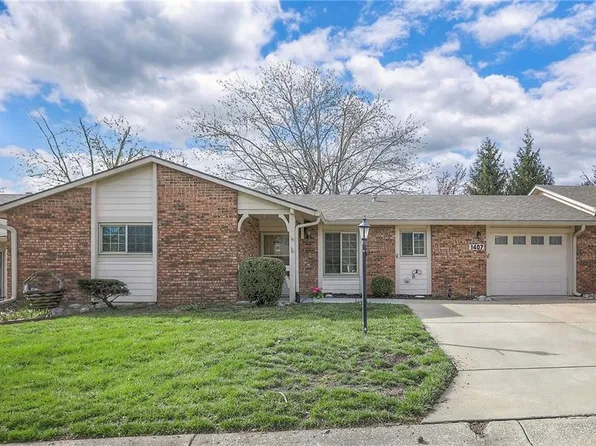 1407 W Stone Blvd, Raymore, MO 64083