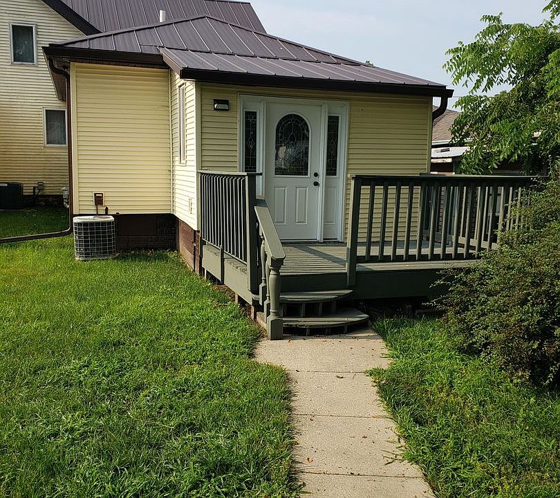 1st image of 315 W Juneau St