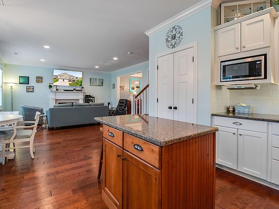 4th image of 3221 Clearmill Dr