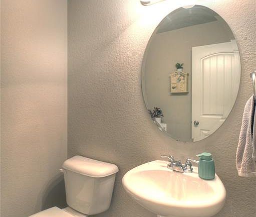 4th image of 7487 Benecia Dr