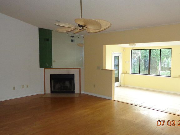 3rd image of 8111 Loch Lomond Ln