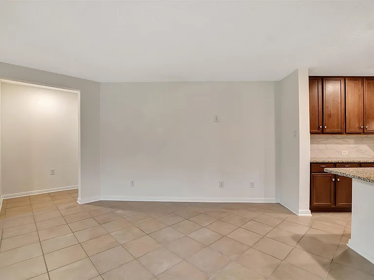 9403 Castillo Ct — Photo 21