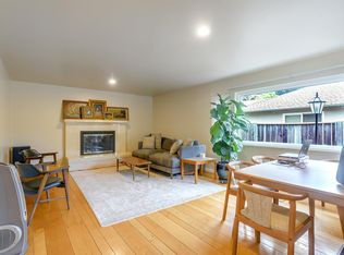 34 Walnut Ave, Atherton, CA 94027