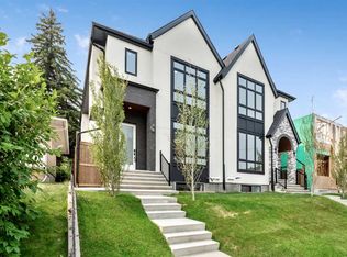 2431 NE 23rd St NW, Calgary, AB T2M3Y3
