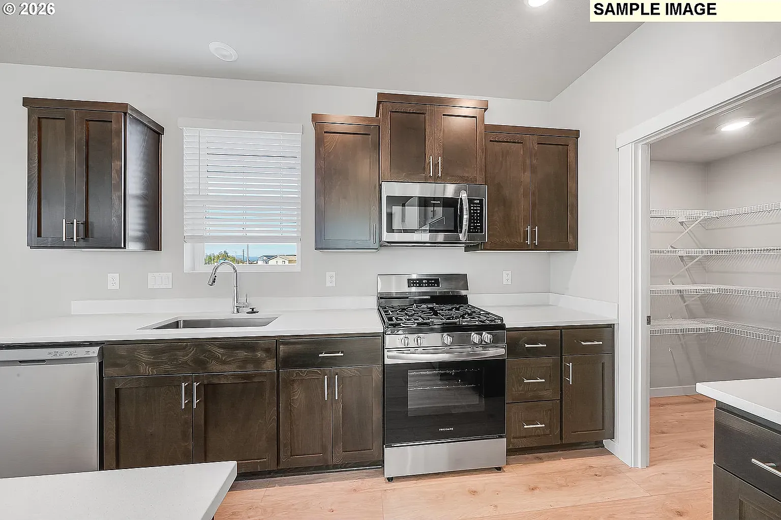 3 bed, 1894 sqft, $2,995 — Photo 3